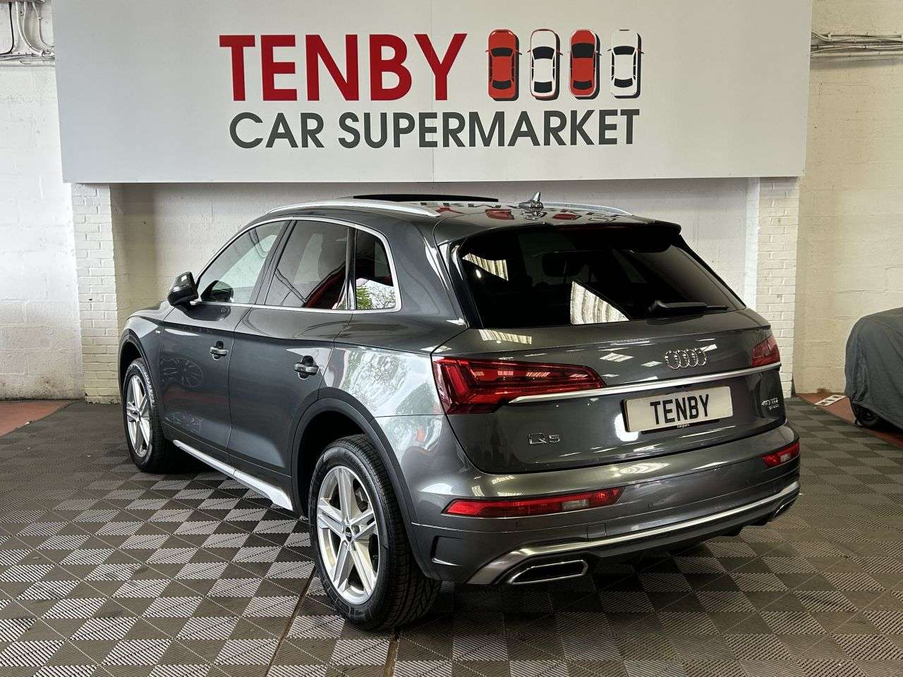 2021 AUDI Q5 2021 AUDI Q5
