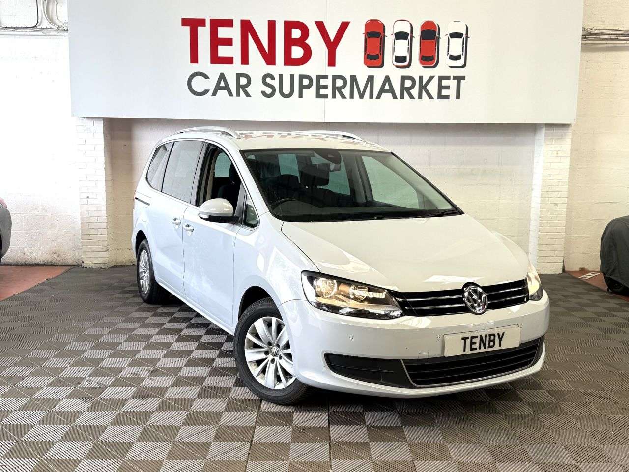 A 2020 VOLKSWAGEN SHARAN 2.0 TDI SE Nav MPV 5dr Diesel DSG Euro 6 (s/s) (150 ps) A 2020 VOLKSWAGEN SHARAN 2.0 TDI SE Nav MPV 5dr Diesel DSG Euro 6 (s/s) (150 ps)