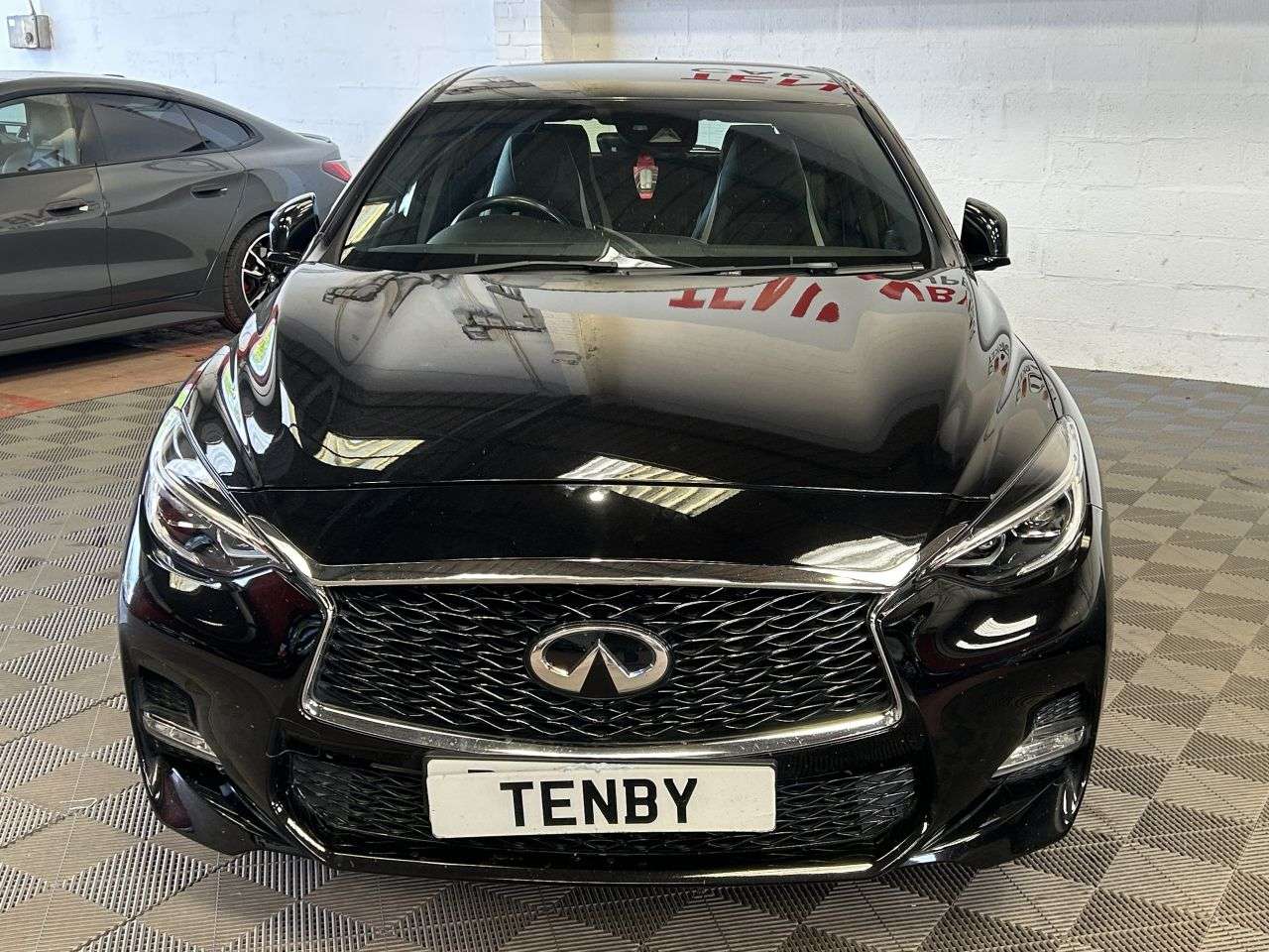 A 2017 INFINITI Q30 2.2d Sport Hatchback 5dr Diesel DCT AWD Euro 6 (s/s) (170 ps) A 2017 INFINITI Q30 2.2d Sport Hatchback 5dr Diesel DCT AWD Euro 6 (s/s) (170 ps)