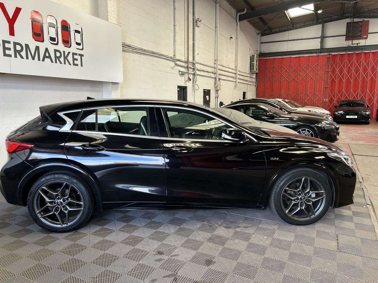 A 2017 INFINITI Q30 2.2d Sport Hatchback 5dr Diesel DCT AWD Euro 6 (s/s) (170 ps) A 2017 INFINITI Q30 2.2d Sport Hatchback 5dr Diesel DCT AWD Euro 6 (s/s) (170 ps)