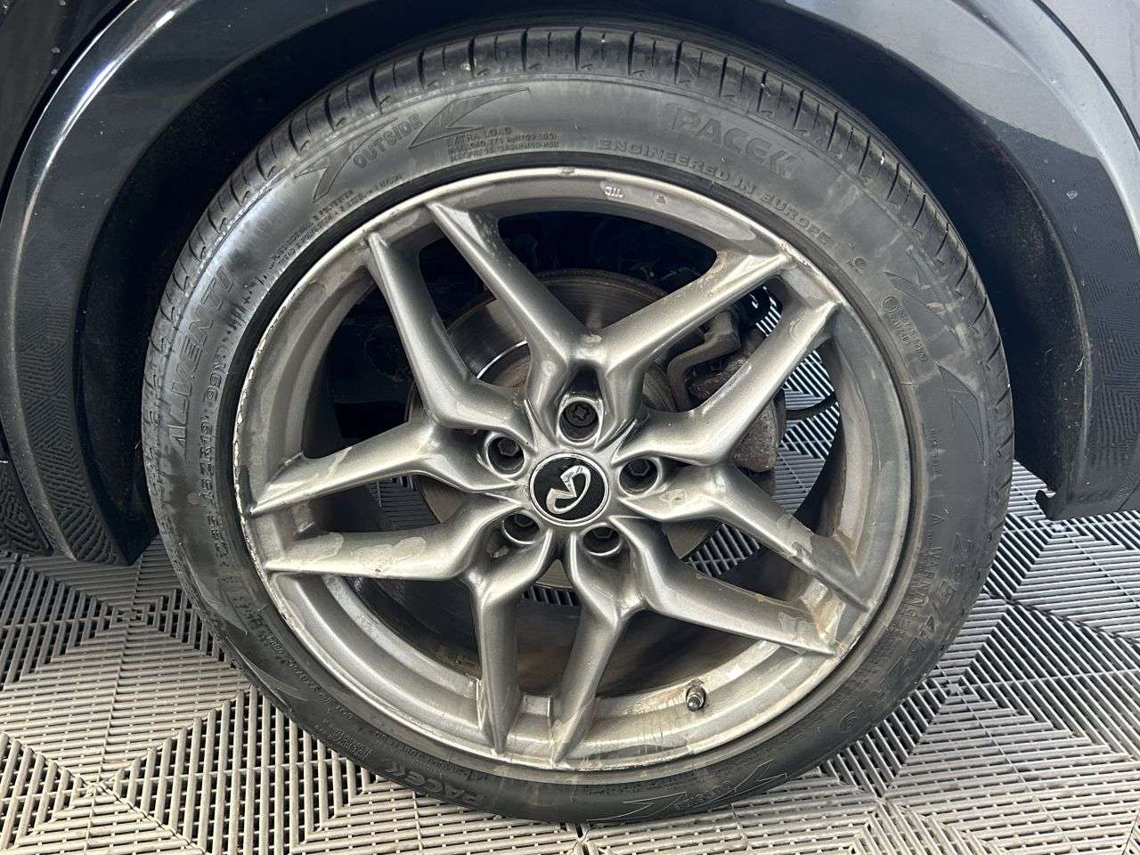 2017 INFINITI Q30 2017 INFINITI Q30