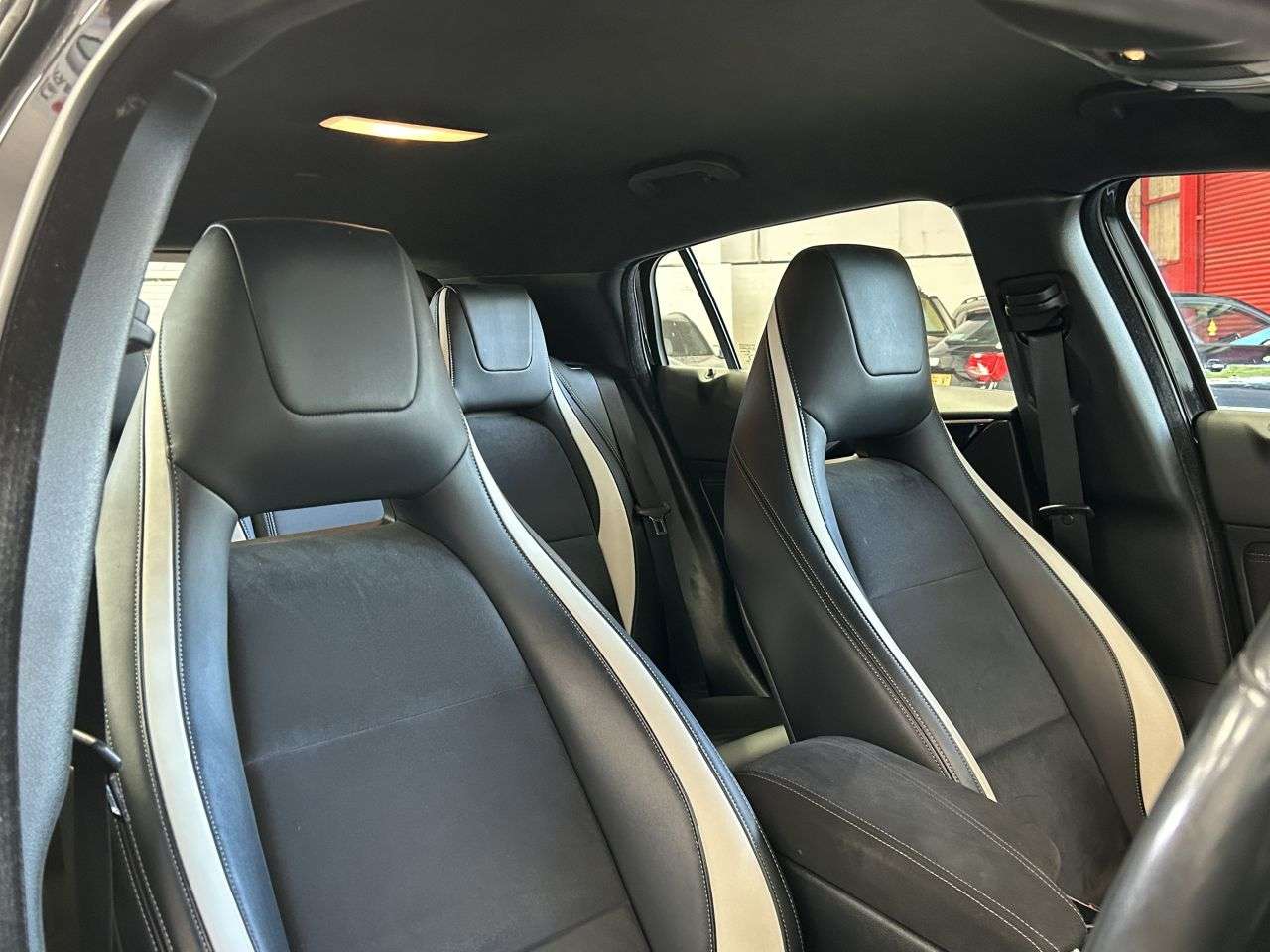 2017 INFINITI Q30 2017 INFINITI Q30