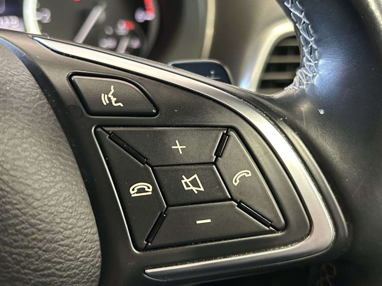 2017 INFINITI Q30 2017 INFINITI Q30
