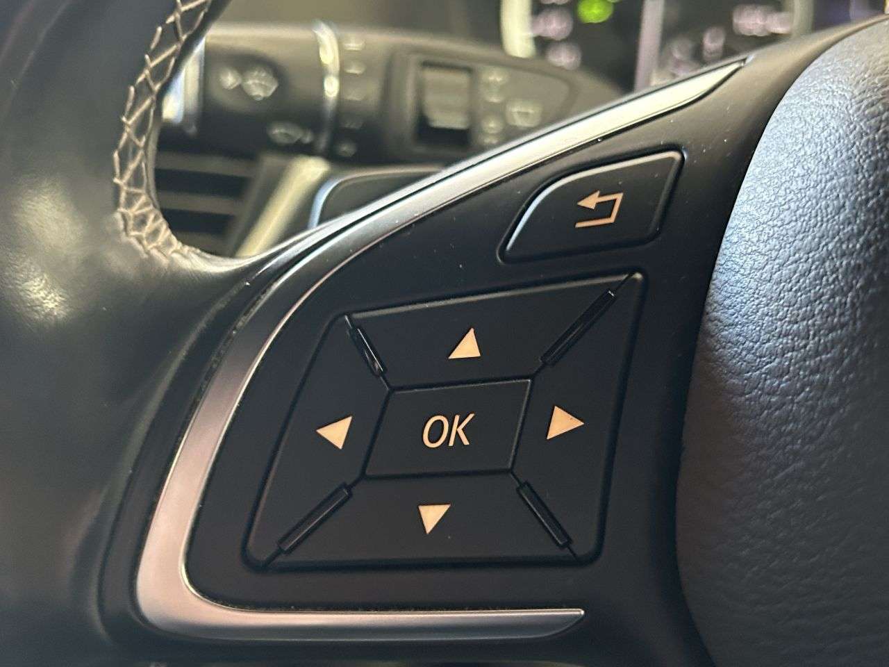 2017 INFINITI Q30 2017 INFINITI Q30