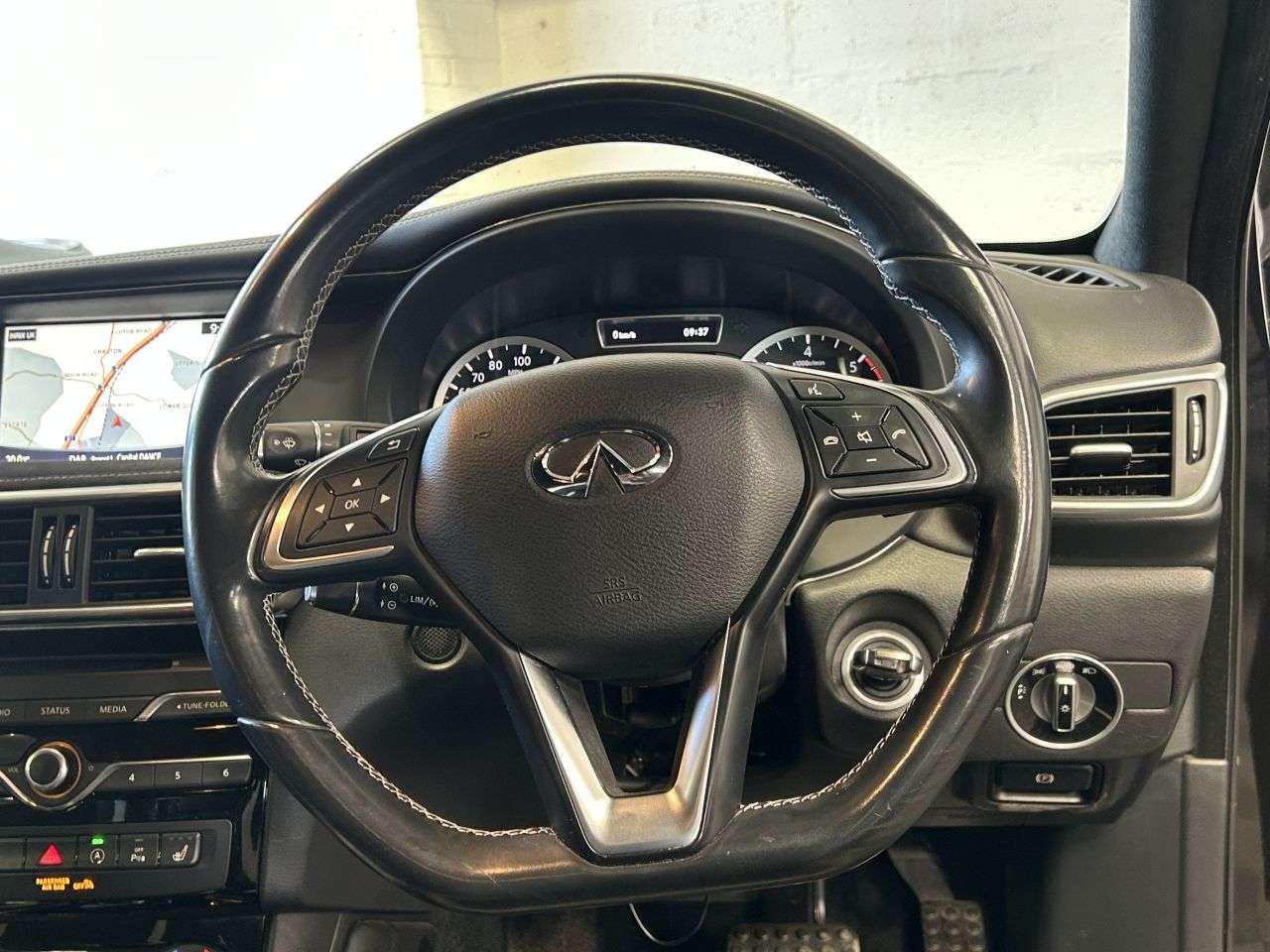 2017 INFINITI Q30 2017 INFINITI Q30