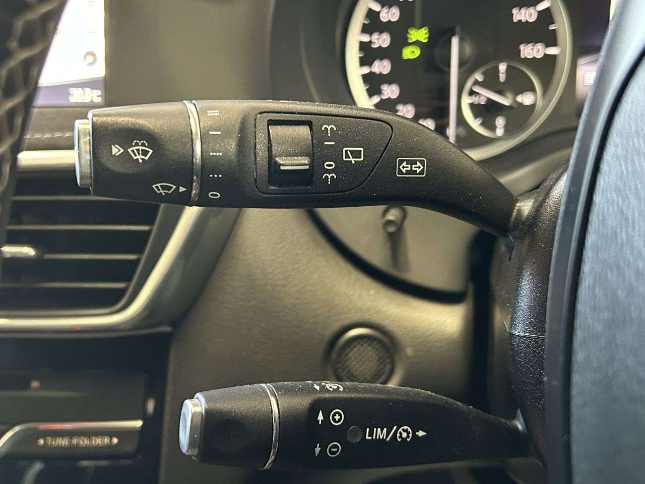 2017 INFINITI Q30 2017 INFINITI Q30
