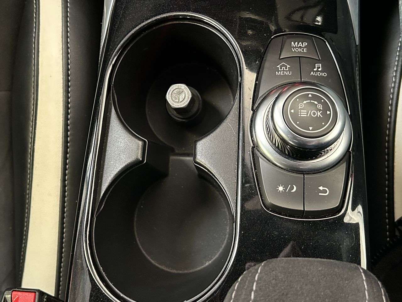 2017 INFINITI Q30 2017 INFINITI Q30