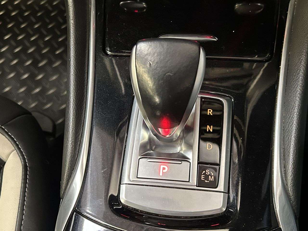 2017 INFINITI Q30 2017 INFINITI Q30