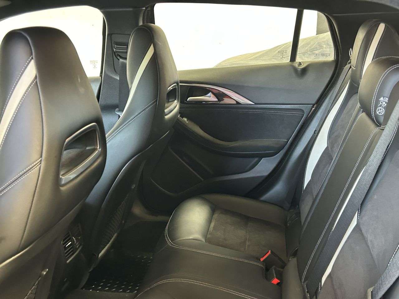 2017 INFINITI Q30 2017 INFINITI Q30