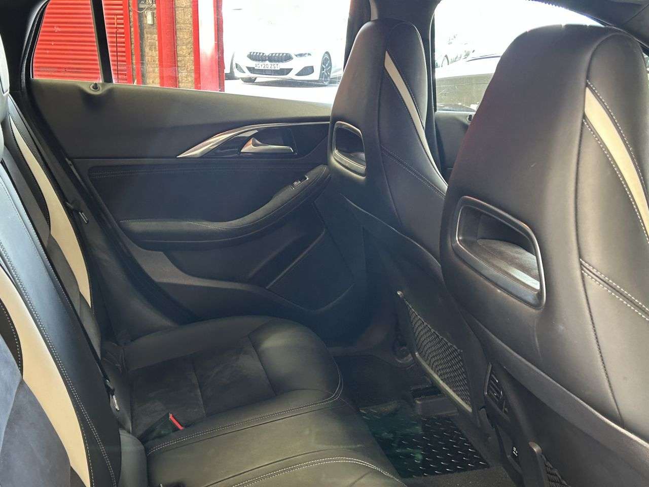 2017 INFINITI Q30 2017 INFINITI Q30