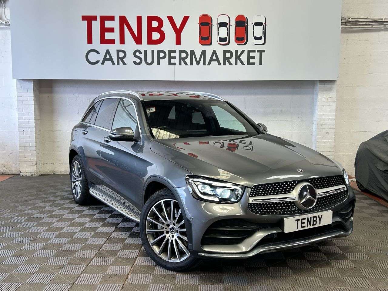 A 2021 MERCEDES-BENZ GLC 2.0 GLC220d AMG Line (Premium) SUV 5dr Diesel G-Tronic+ 4MATIC Euro 6 (s/s) A 2021 MERCEDES-BENZ GLC 2.0 GLC220d AMG Line (Premium) SUV 5dr Diesel G-Tronic+ 4MATIC Euro 6 (s/s)