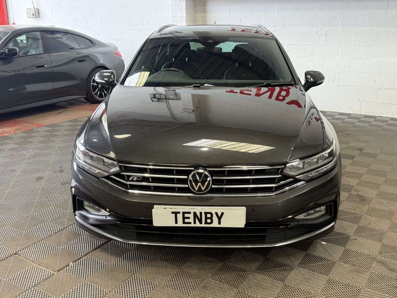 A 2022 VOLKSWAGEN PASSAT 2.0 TDI EVO R-Line Estate 5dr Diesel DSG Euro 6 (s/s) (150 ps) A 2022 VOLKSWAGEN PASSAT 2.0 TDI EVO R-Line Estate 5dr Diesel DSG Euro 6 (s/s) (150 ps)