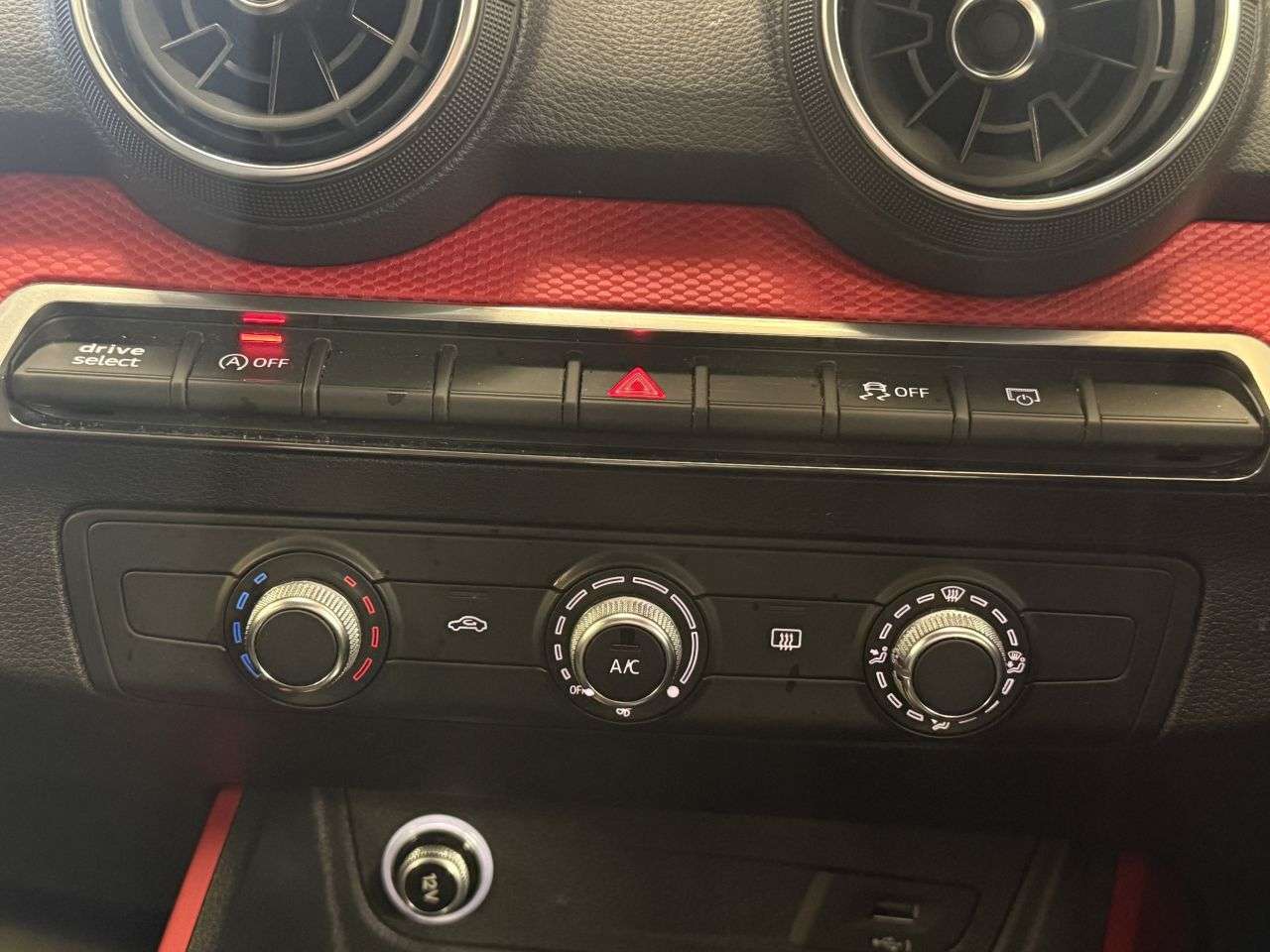 2019 AUDI Q2 2019 AUDI Q2