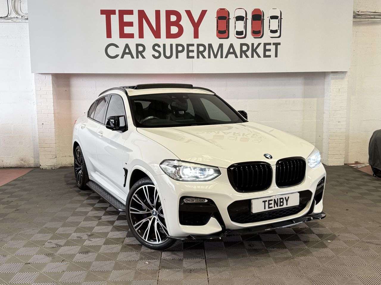 A 2019 BMW X4 2.0 20d M Sport SUV 5dr Diesel Auto xDrive Euro 6 (s/s) (190 ps) PREMIUM PA A 2019 BMW X4 2.0 20d M Sport SUV 5dr Diesel Auto xDrive Euro 6 (s/s) (190 ps) PREMIUM PA
