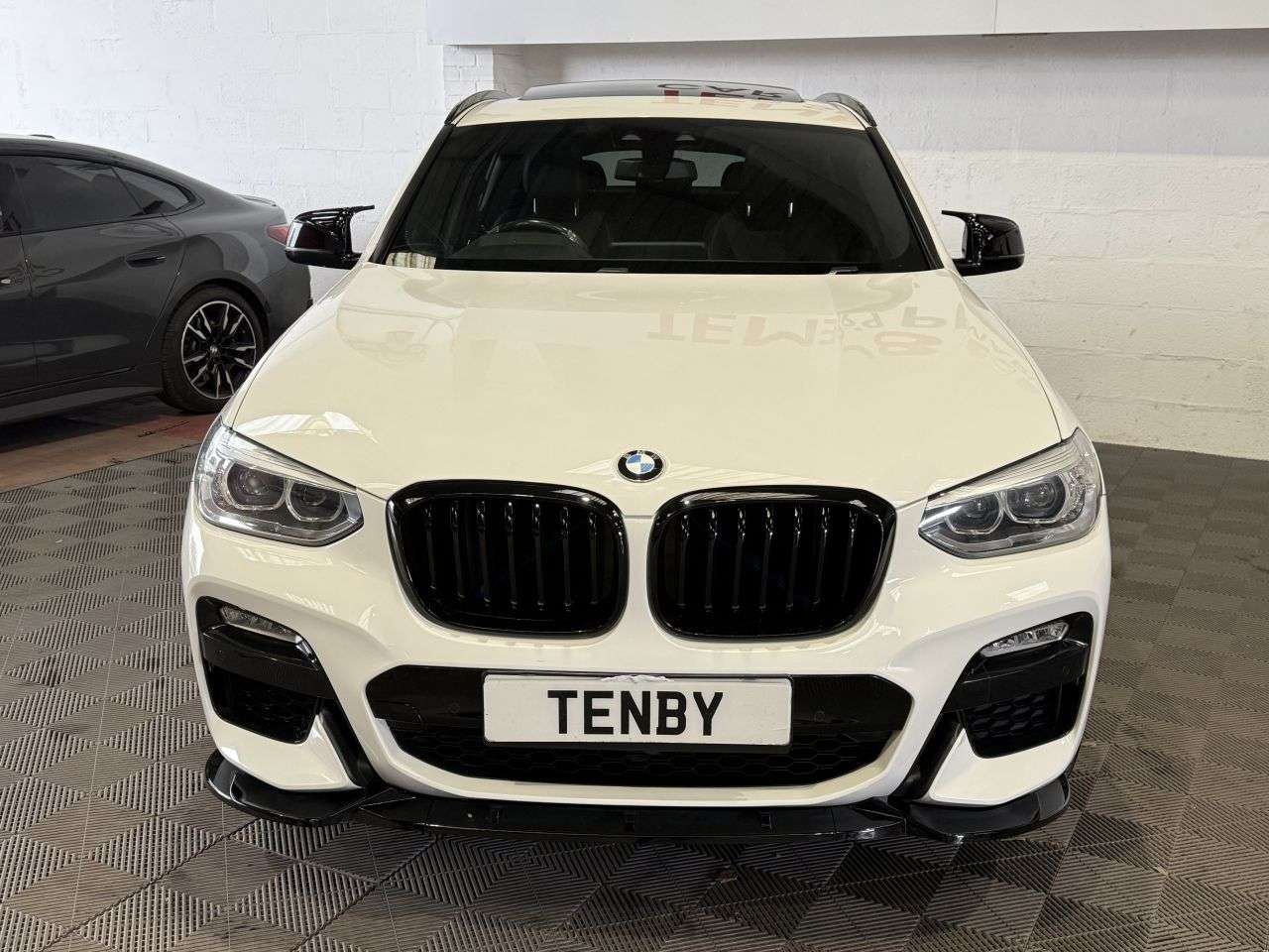 A 2019 BMW X4 2.0 20d M Sport SUV 5dr Diesel Auto xDrive Euro 6 (s/s) (190 ps) PREMIUM PA A 2019 BMW X4 2.0 20d M Sport SUV 5dr Diesel Auto xDrive Euro 6 (s/s) (190 ps) PREMIUM PA