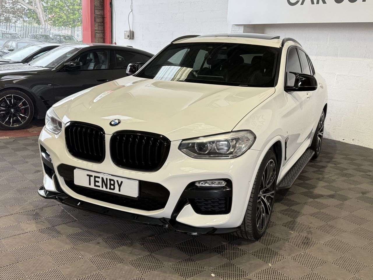 A 2019 BMW X4 2.0 20d M Sport SUV 5dr Diesel Auto xDrive Euro 6 (s/s) (190 ps) PREMIUM PA A 2019 BMW X4 2.0 20d M Sport SUV 5dr Diesel Auto xDrive Euro 6 (s/s) (190 ps) PREMIUM PA