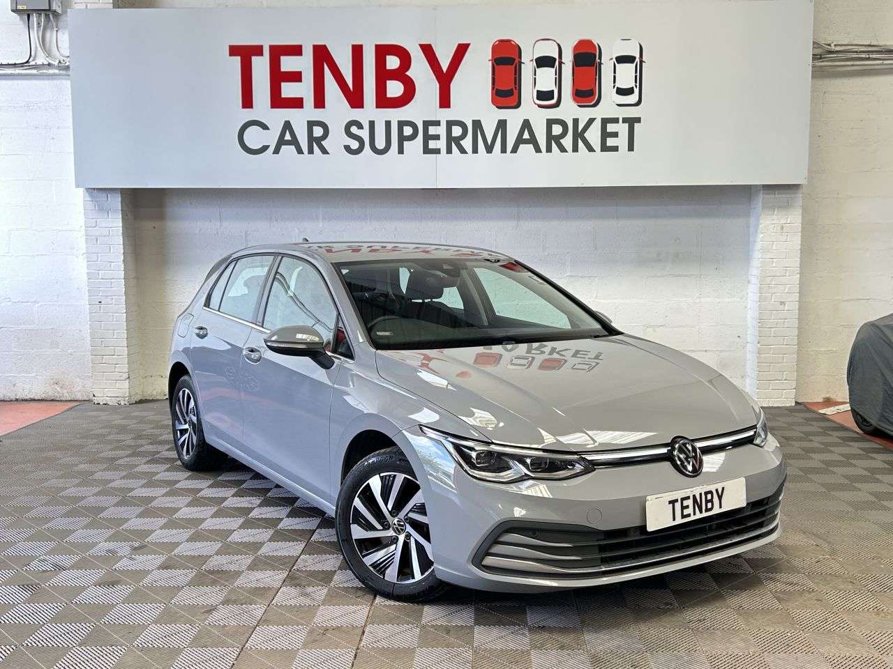 A 2022 VOLKSWAGEN GOLF 1.4 TSI 13kWh Style Hatchback 5dr Petrol Plug-in Hybrid DSG Euro 6 (s/s) (2 A 2022 VOLKSWAGEN GOLF 1.4 TSI 13kWh Style Hatchback 5dr Petrol Plug-in Hybrid DSG Euro 6 (s/s) (2