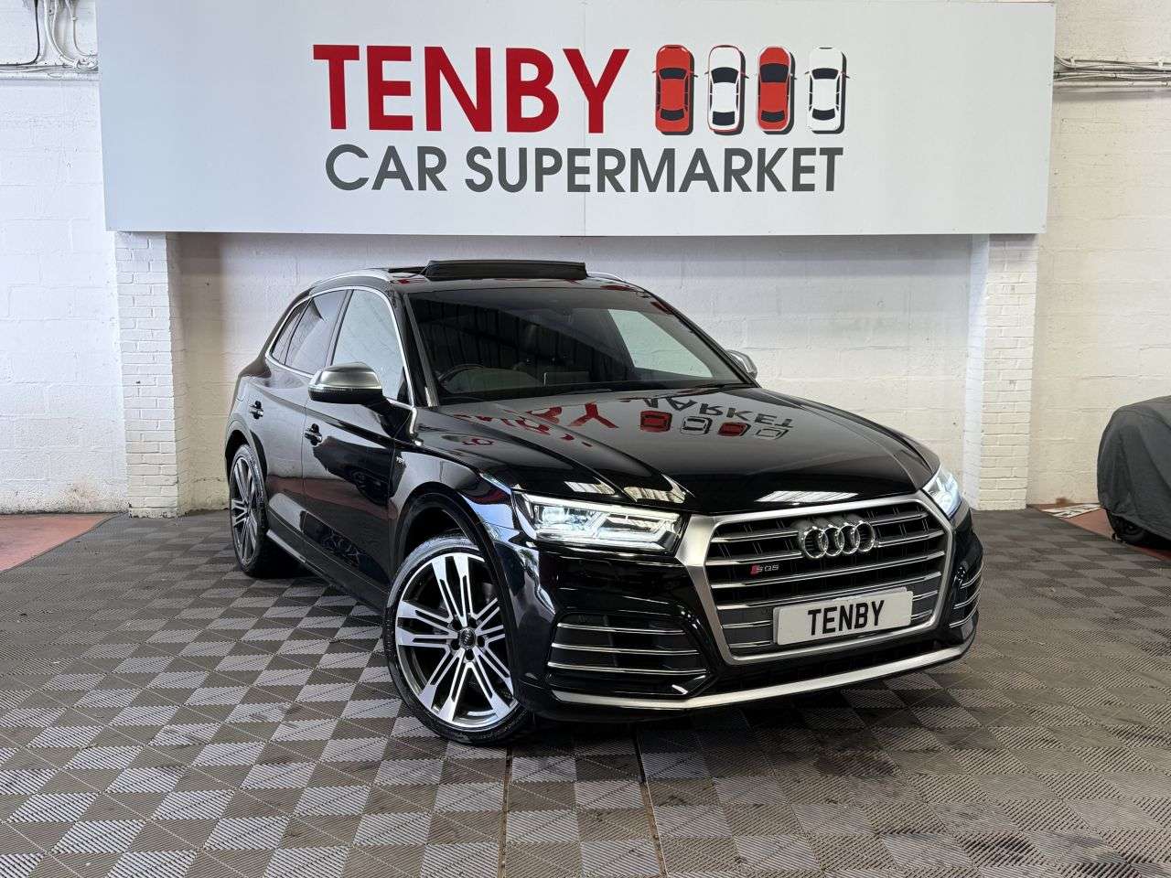 A 2018 AUDI SQ5 3.0 TFSI V6 SUV 5dr Petrol Tiptronic quattro Euro 6 (s/s) (354 ps) CARPLAY+ A 2018 AUDI SQ5 3.0 TFSI V6 SUV 5dr Petrol Tiptronic quattro Euro 6 (s/s) (354 ps) CARPLAY+
