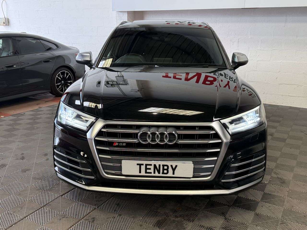 A 2018 AUDI SQ5 3.0 TFSI V6 SUV 5dr Petrol Tiptronic quattro Euro 6 (s/s) (354 ps) CARPLAY+ A 2018 AUDI SQ5 3.0 TFSI V6 SUV 5dr Petrol Tiptronic quattro Euro 6 (s/s) (354 ps) CARPLAY+