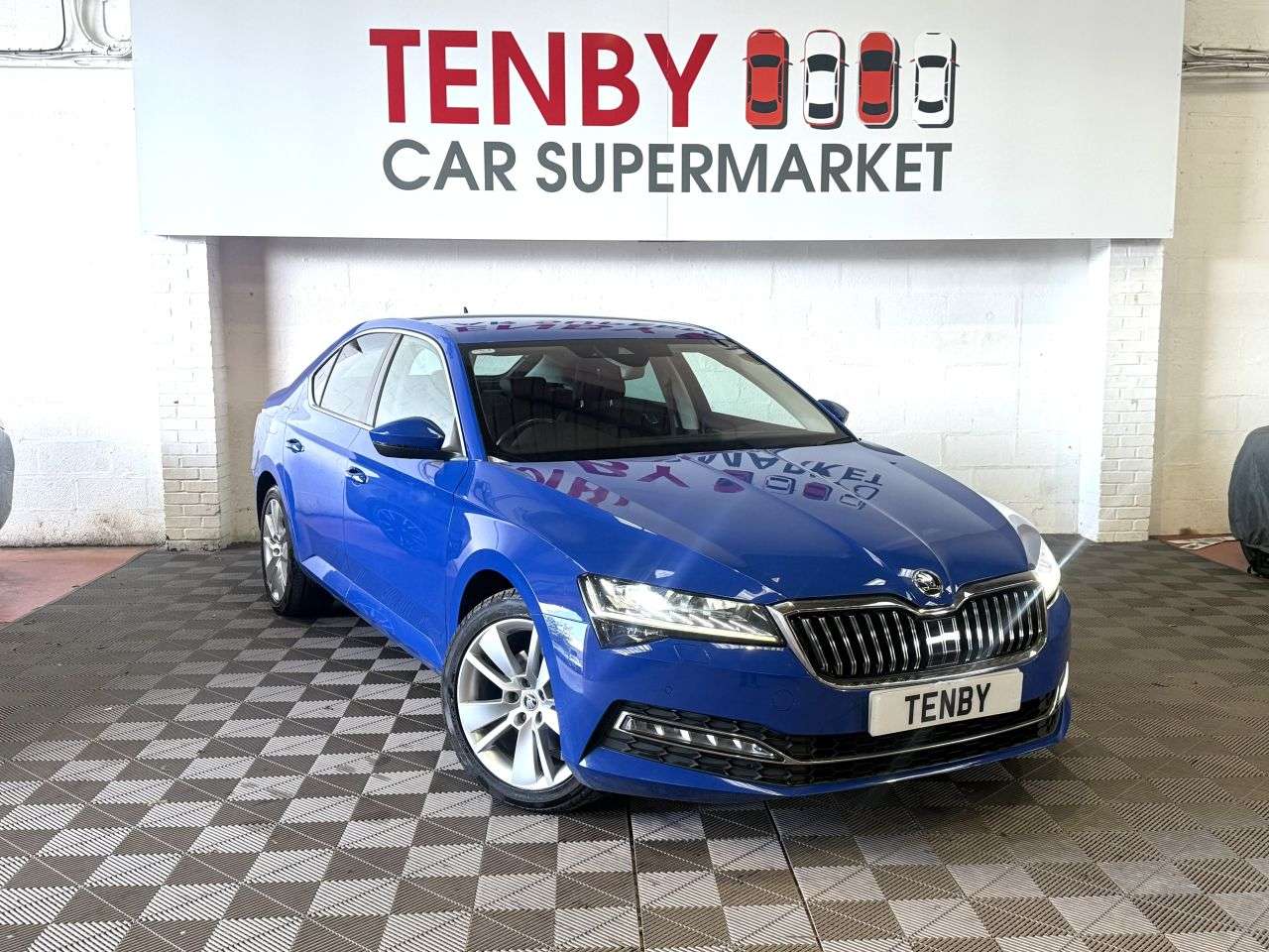 A 2019 SKODA SUPERB 2.0 TDI SE L Hatchback 5dr Diesel DSG Euro 6 (s/s) (190 ps) A 2019 SKODA SUPERB 2.0 TDI SE L Hatchback 5dr Diesel DSG Euro 6 (s/s) (190 ps)
