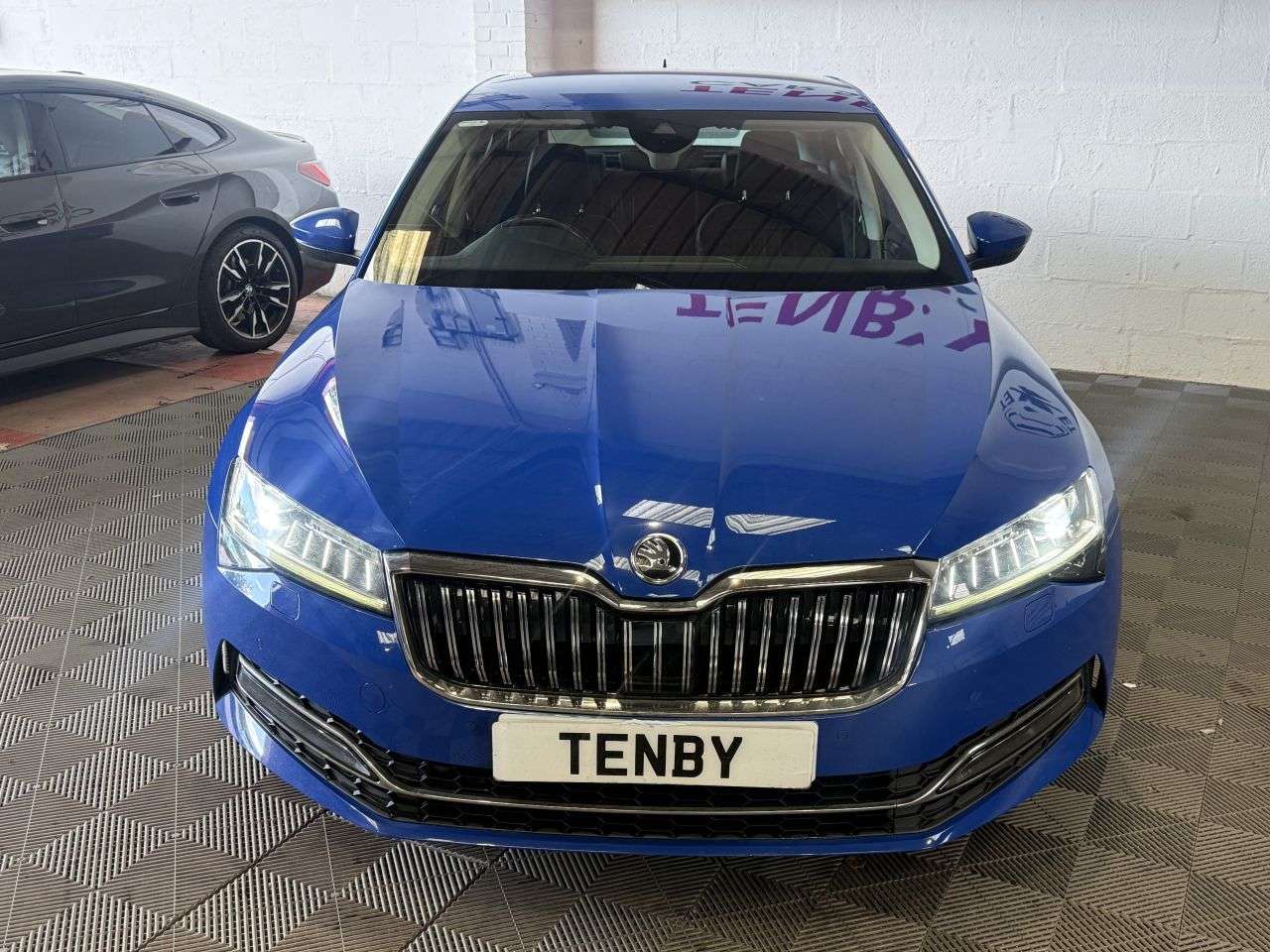 A 2019 SKODA SUPERB 2.0 TDI SE L Hatchback 5dr Diesel DSG Euro 6 (s/s) (190 ps) A 2019 SKODA SUPERB 2.0 TDI SE L Hatchback 5dr Diesel DSG Euro 6 (s/s) (190 ps)