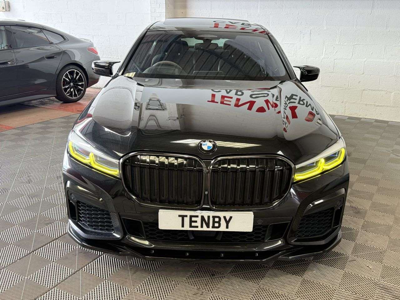 A 2019 BMW 7 SERIES 3.0 740d M Sport Saloon 4dr Diesel Auto xDrive Euro 6 (s/s) (320 ps) A 2019 BMW 7 SERIES 3.0 740d M Sport Saloon 4dr Diesel Auto xDrive Euro 6 (s/s) (320 ps)