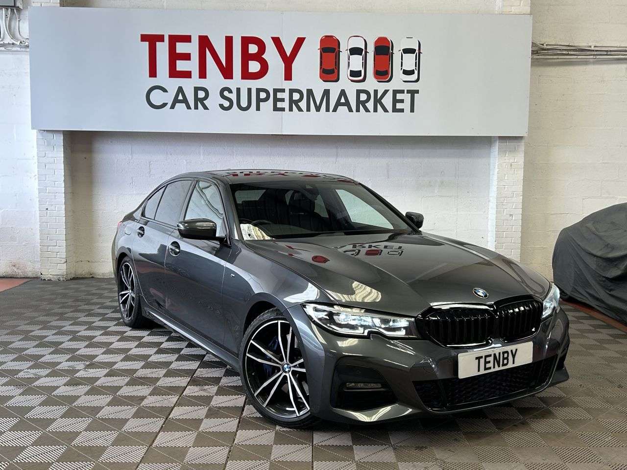 A 2019 BMW 3 SERIES 2.0 330i M Sport Saloon 4dr Petrol Auto Euro 6 (s/s) (258 ps) FHTD SEATS+CA A 2019 BMW 3 SERIES 2.0 330i M Sport Saloon 4dr Petrol Auto Euro 6 (s/s) (258 ps) FHTD SEATS+CA