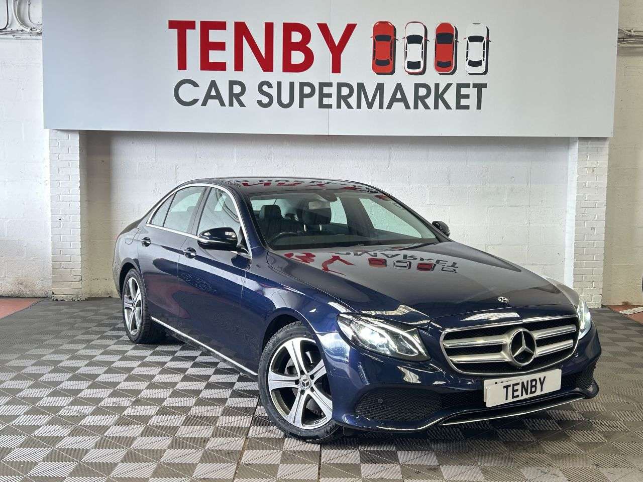 A 2017 MERCEDES-BENZ E-CLASS 2.0 E220d SE Saloon 4dr Diesel G-Tronic+ Euro 6 (s/s) (194 ps) A 2017 MERCEDES-BENZ E-CLASS 2.0 E220d SE Saloon 4dr Diesel G-Tronic+ Euro 6 (s/s) (194 ps)
