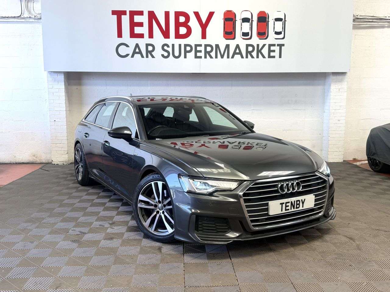 A 2019 AUDI A6 AVANT 2.0 TDI 40 S line Estate 5dr Diesel S Tronic Euro 6 (s/s) (204 ps) A 2019 AUDI A6 AVANT 2.0 TDI 40 S line Estate 5dr Diesel S Tronic Euro 6 (s/s) (204 ps)