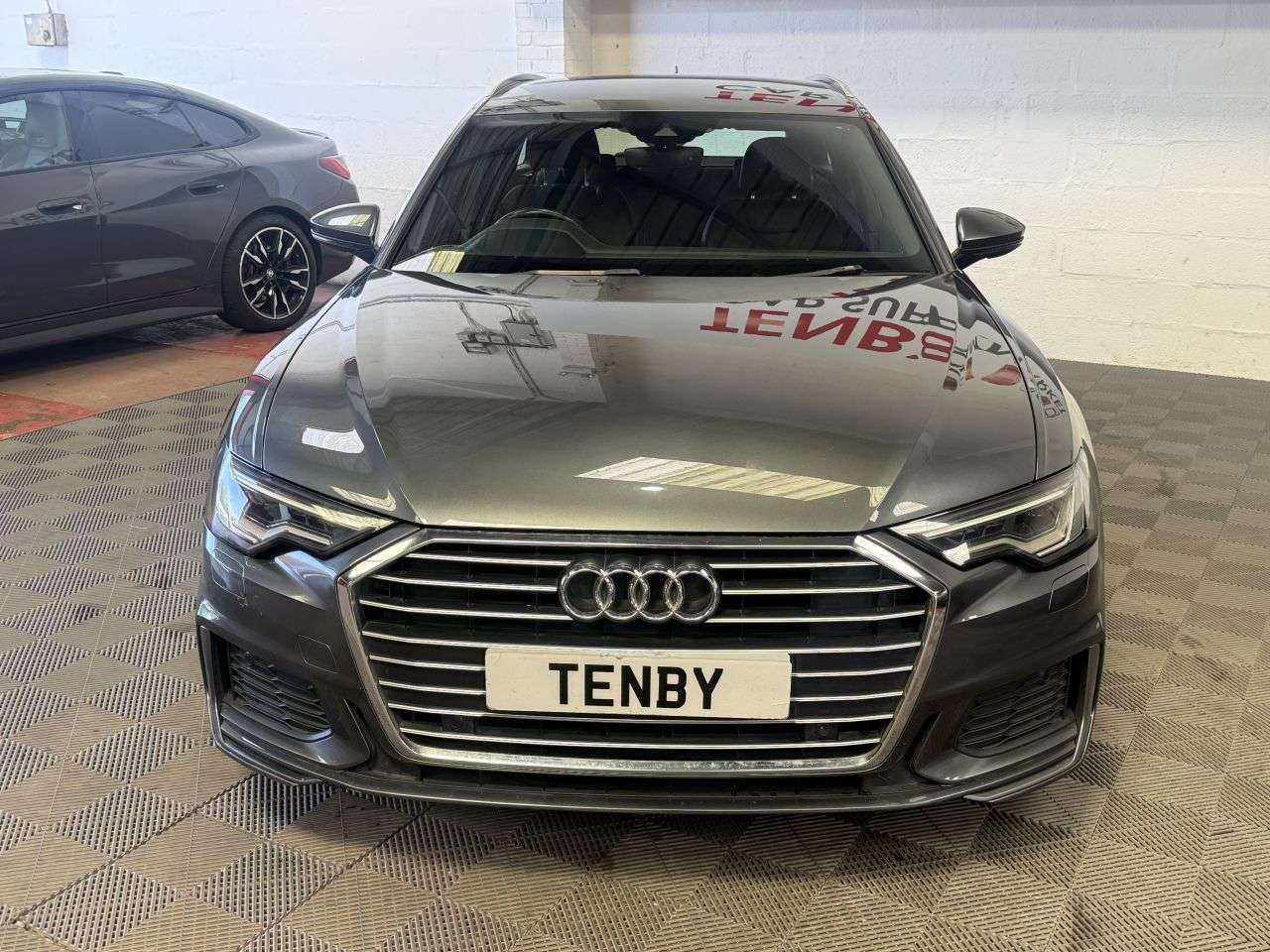 A 2019 AUDI A6 AVANT 2.0 TDI 40 S line Estate 5dr Diesel S Tronic Euro 6 (s/s) (204 ps) A 2019 AUDI A6 AVANT 2.0 TDI 40 S line Estate 5dr Diesel S Tronic Euro 6 (s/s) (204 ps)