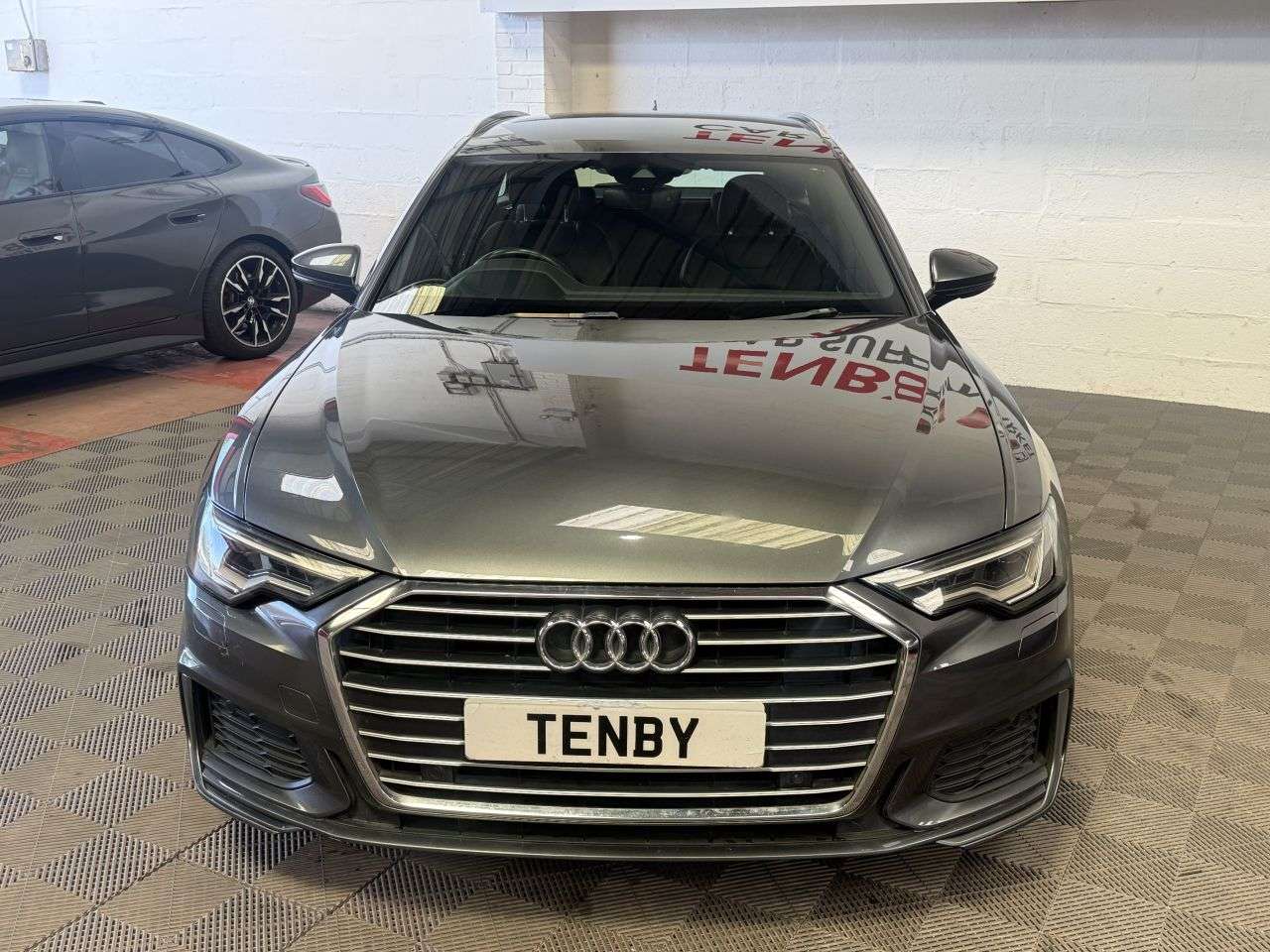 A 2019 AUDI A6 AVANT 2.0 TDI 40 S line Estate 5dr Diesel S Tronic Euro 6 (s/s) (204 ps) A 2019 AUDI A6 AVANT 2.0 TDI 40 S line Estate 5dr Diesel S Tronic Euro 6 (s/s) (204 ps)