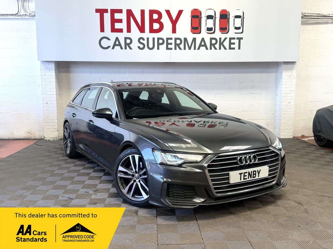 A 2019 AUDI A6 AVANT 2.0 TDI 40 S line Estate 5dr Diesel S Tronic Euro 6 (s/s) (204 ps) REV CAM+ A 2019 AUDI A6 AVANT 2.0 TDI 40 S line Estate 5dr Diesel S Tronic Euro 6 (s/s) (204 ps) REV CAM+