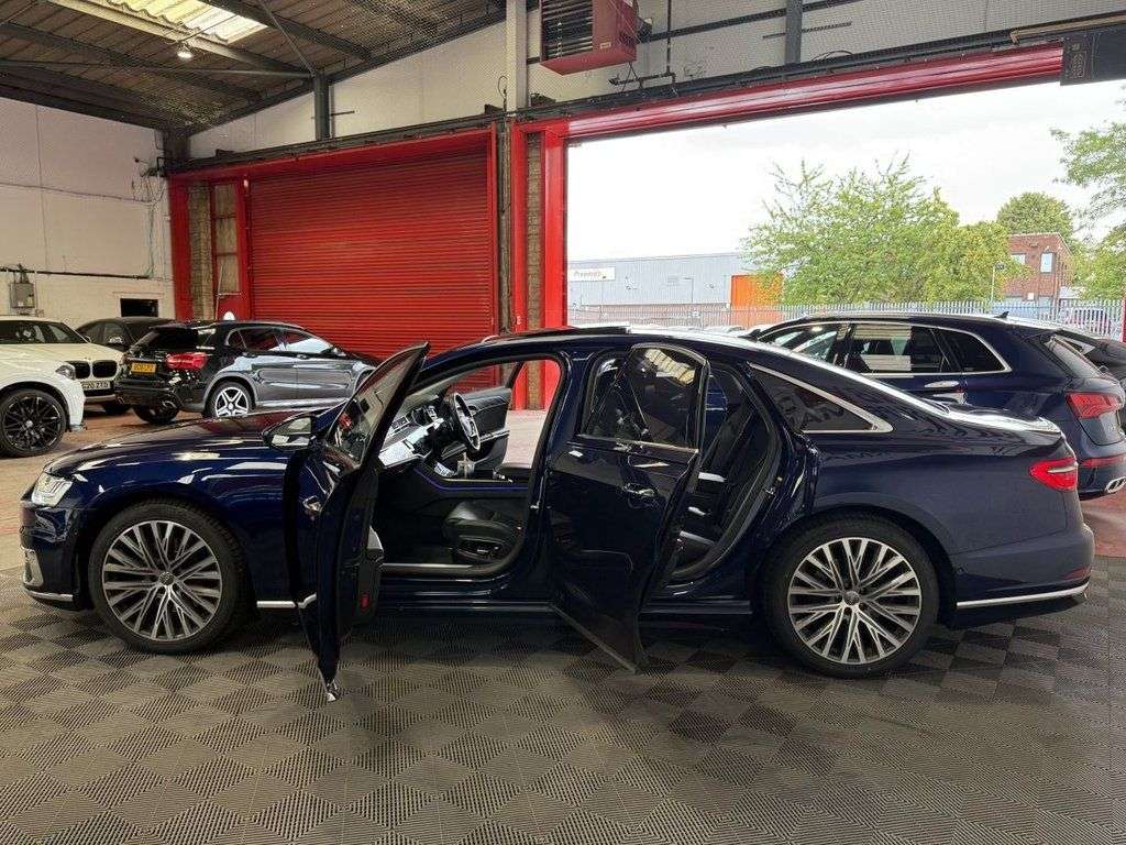 2018 AUDI A8 2018 AUDI A8
