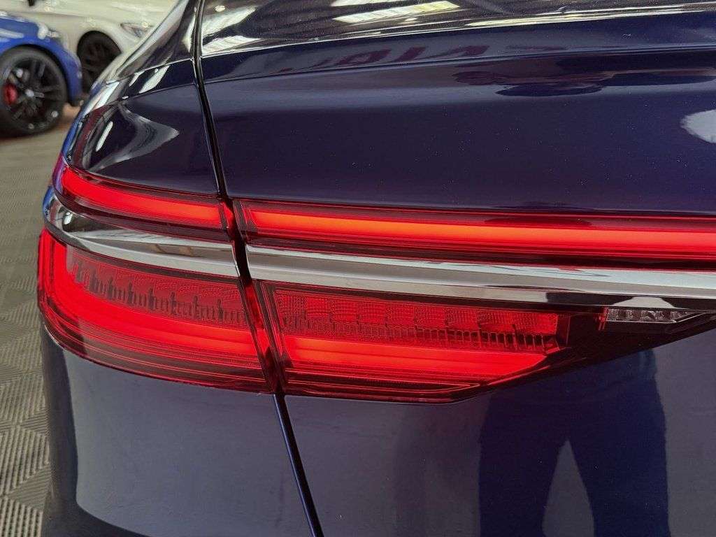 2018 AUDI A8 2018 AUDI A8
