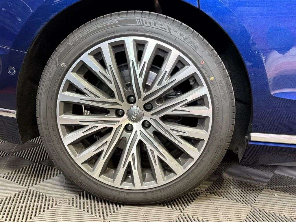 2018 AUDI A8 2018 AUDI A8