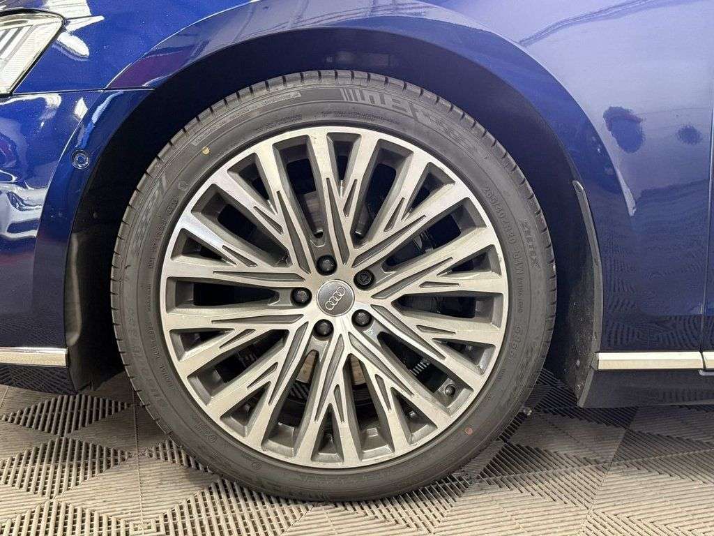 2018 AUDI A8 2018 AUDI A8