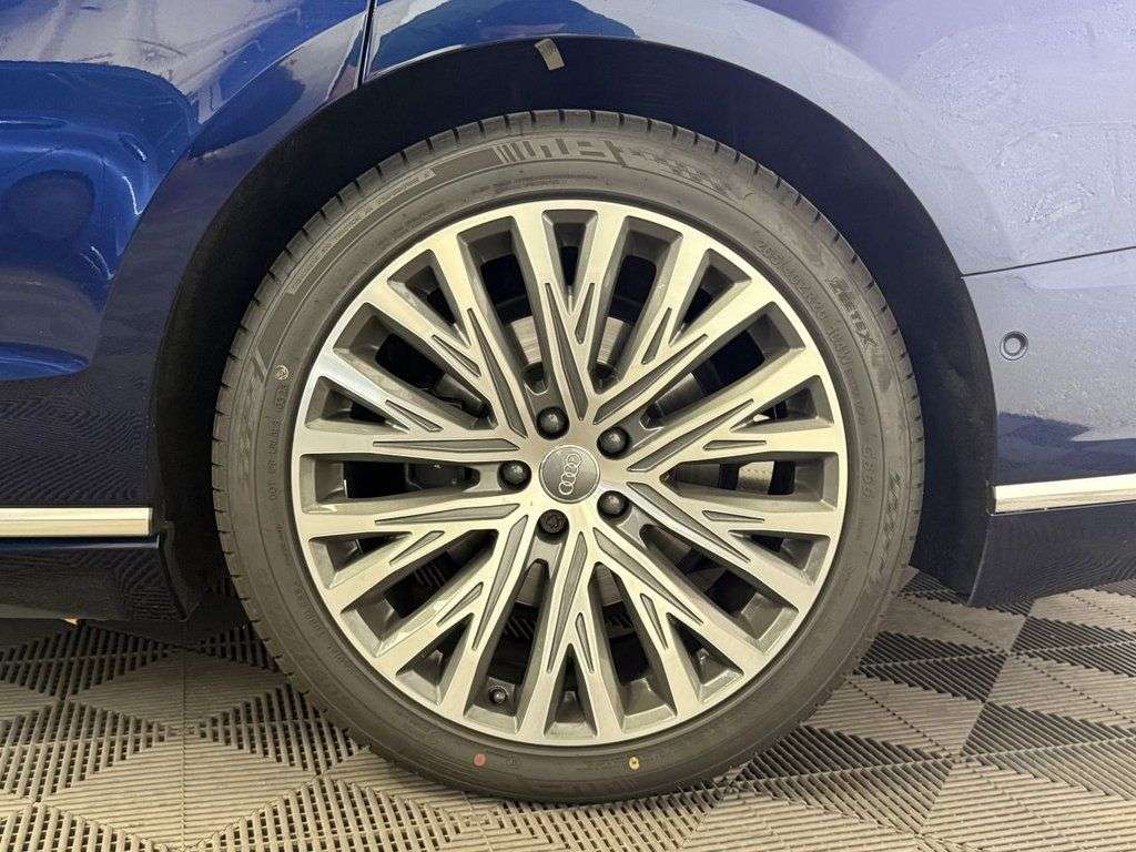 2018 AUDI A8 2018 AUDI A8