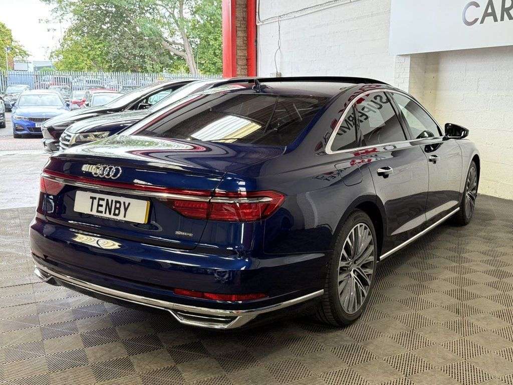2018 AUDI A8 2018 AUDI A8
