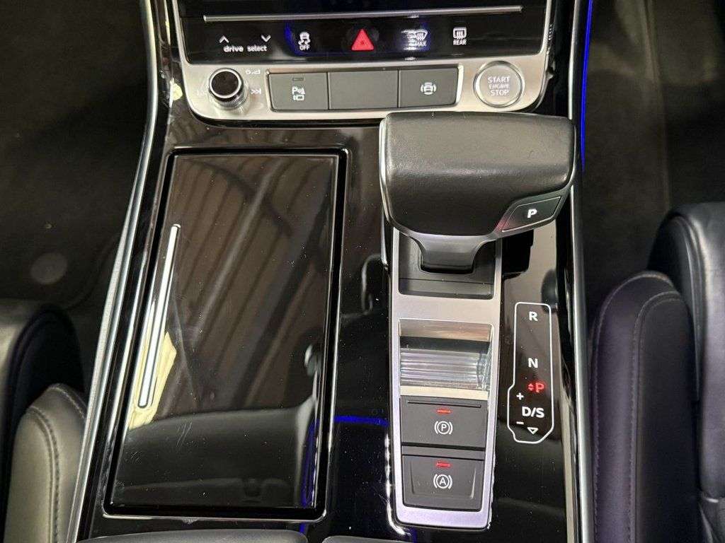 2018 AUDI A8 2018 AUDI A8