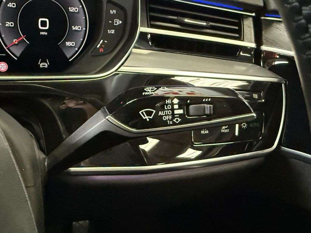 2018 AUDI A8 2018 AUDI A8