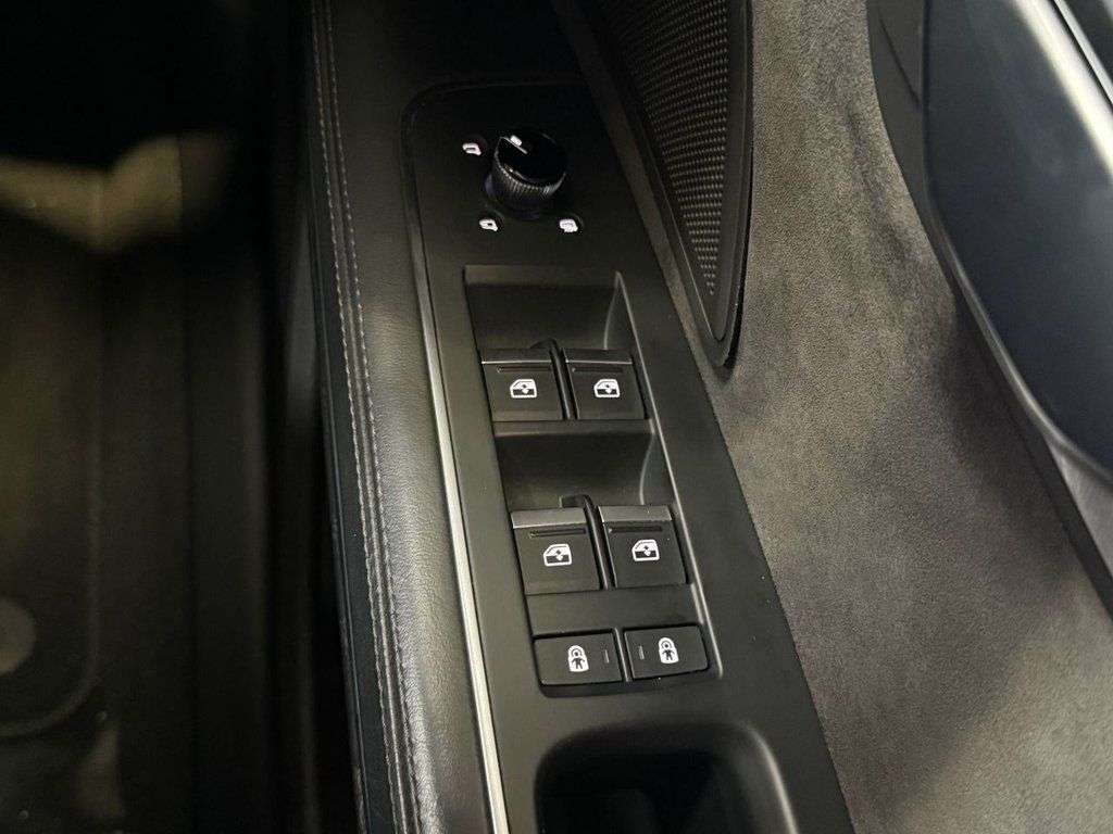 2018 AUDI A8 2018 AUDI A8