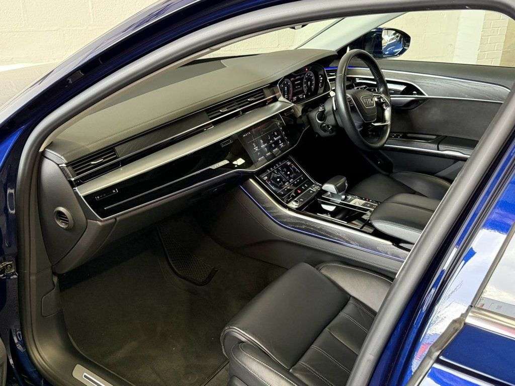 2018 AUDI A8 2018 AUDI A8