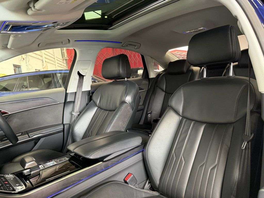 2018 AUDI A8 2018 AUDI A8