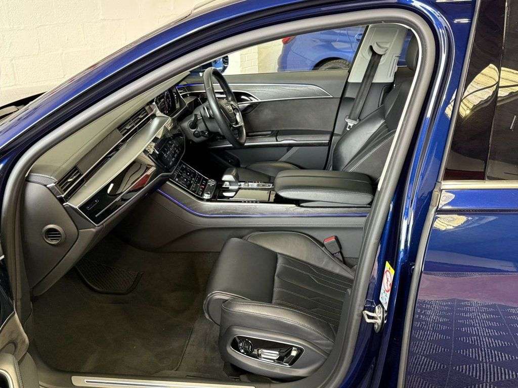 2018 AUDI A8 2018 AUDI A8