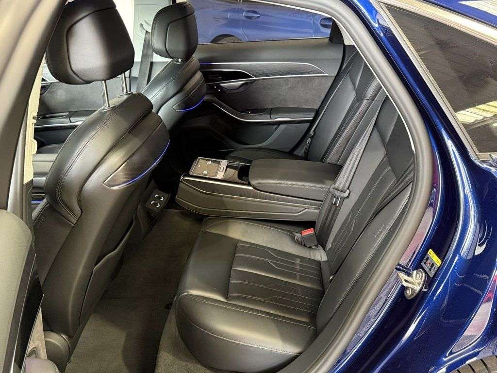 2018 AUDI A8 2018 AUDI A8