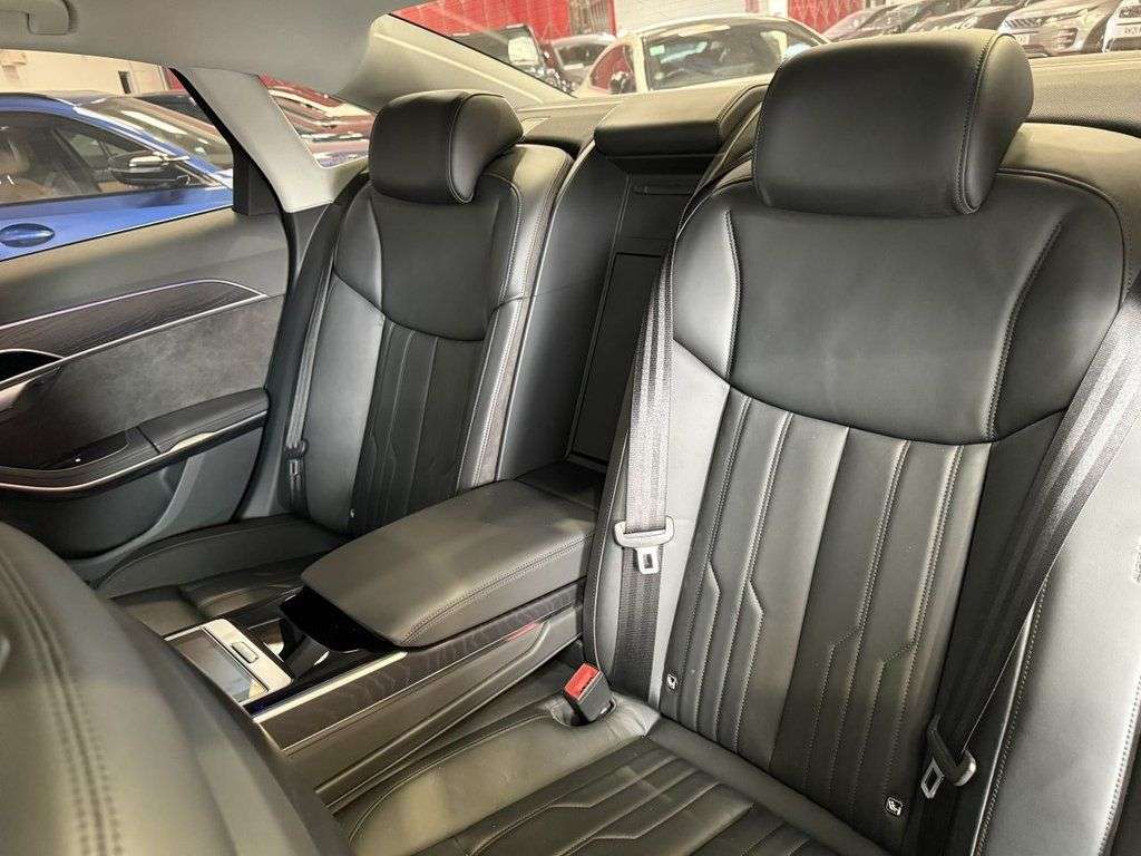 2018 AUDI A8 2018 AUDI A8