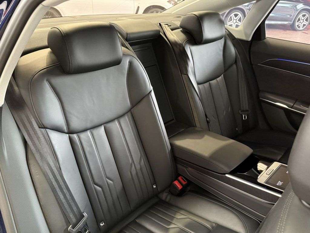 2018 AUDI A8 2018 AUDI A8
