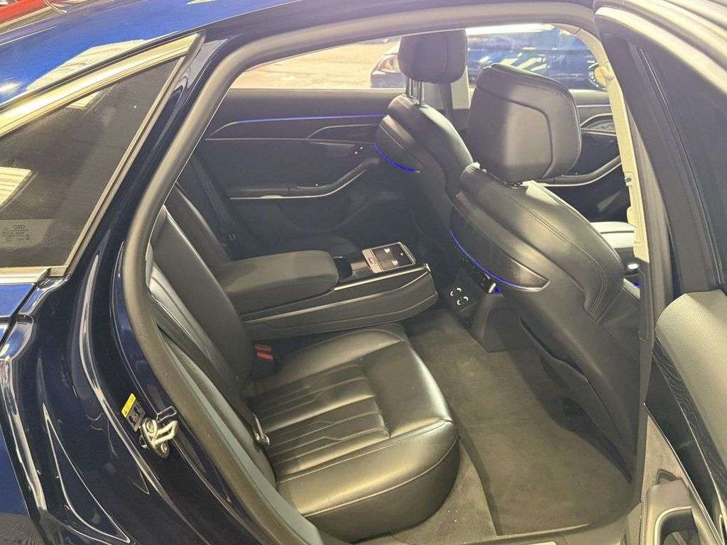 2018 AUDI A8 2018 AUDI A8
