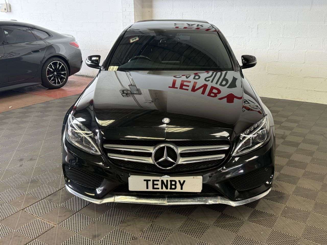 A 2017 MERCEDES-BENZ C-CLASS 2.1 C220d AMG Line (Premium) Saloon 4dr Diesel G-Tronic+ Euro 6 (s/s) (170 A 2017 MERCEDES-BENZ C-CLASS 2.1 C220d AMG Line (Premium) Saloon 4dr Diesel G-Tronic+ Euro 6 (s/s) (170