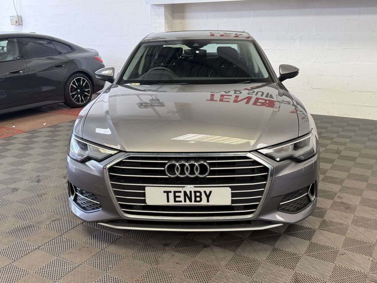 A 2018 AUDI A6 SALOON 2.0 TDI 40 Sport Saloon 4dr Diesel S Tronic Euro 6 (s/s) (204 ps) A 2018 AUDI A6 SALOON 2.0 TDI 40 Sport Saloon 4dr Diesel S Tronic Euro 6 (s/s) (204 ps)